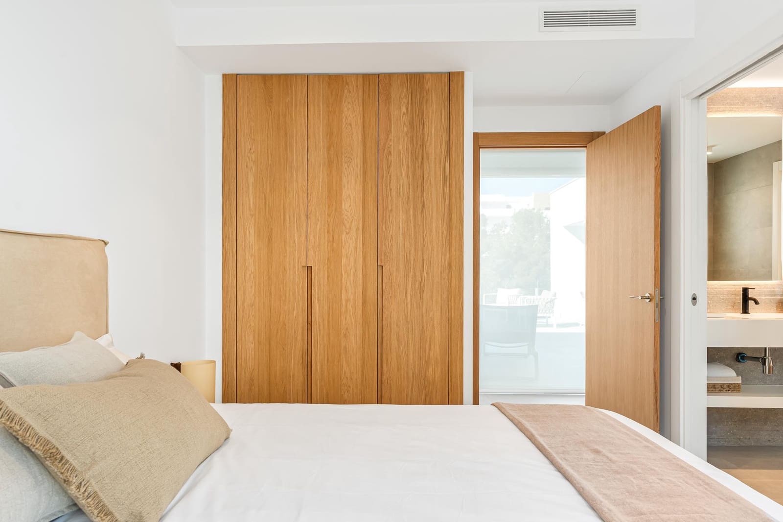 3 quarto Moradia para venda em Cumbre del Sol com piscina garagem - 1 378 000 € (Ref: 9772051)