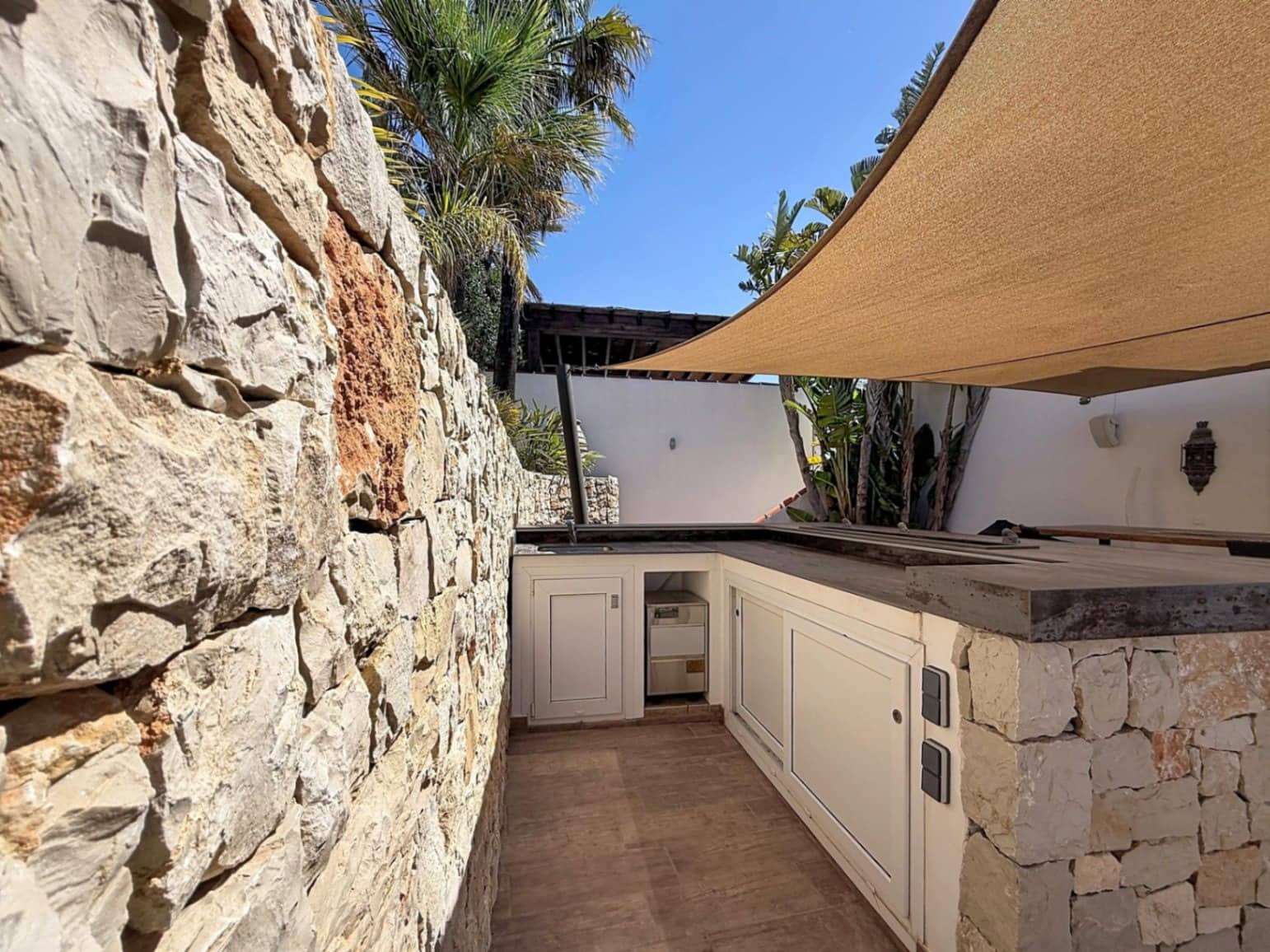 4 bedroom Villa for sale in Benitachell / Benitatxell with garage - € 1,550,000 (Ref: 9788726)