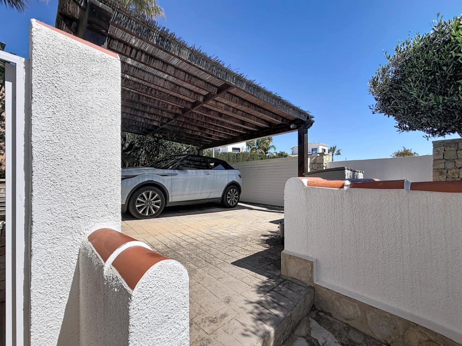 4 bedroom Villa for sale in Benitachell / Benitatxell with garage - € 1,550,000 (Ref: 9788726)