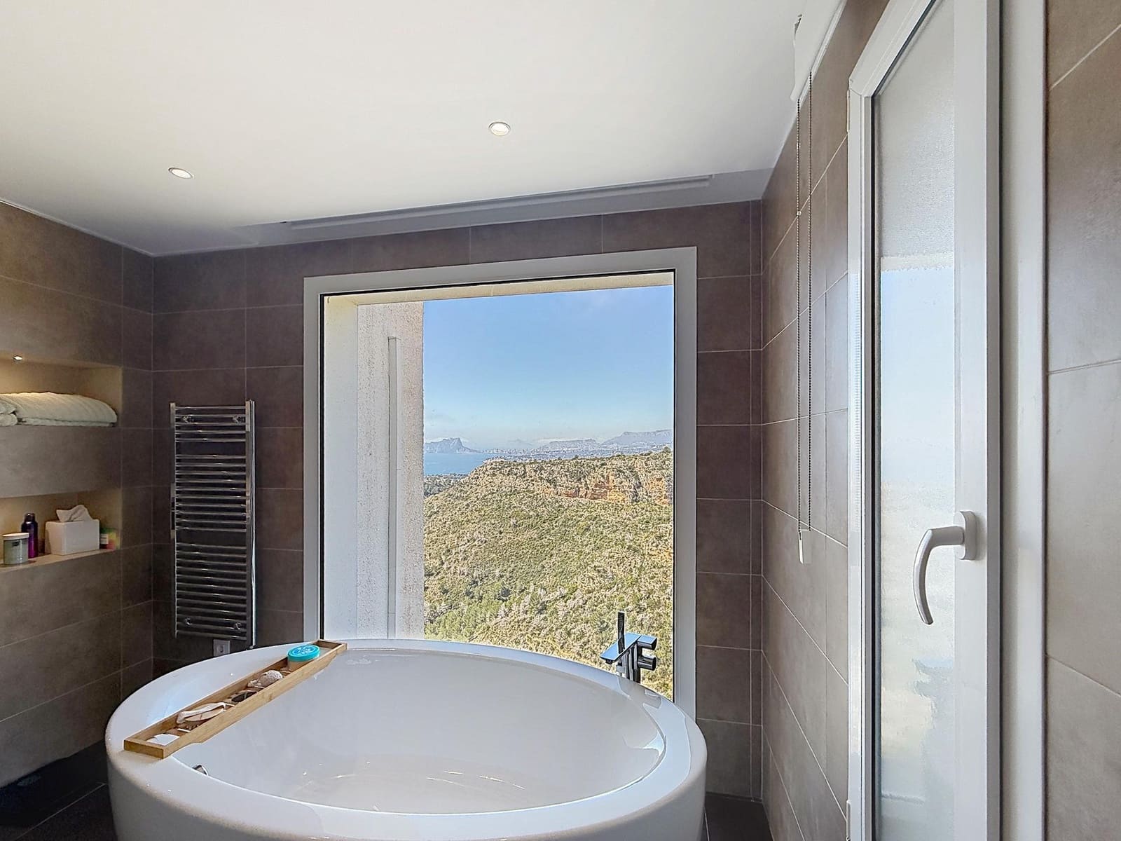 4 bedroom Villa for sale in Benitachell / Benitatxell with garage - € 1,550,000 (Ref: 9788726)