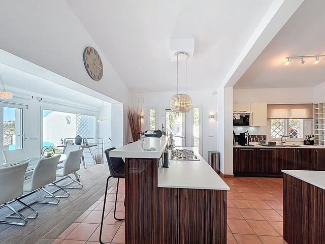 4 soveværelse Villa til salg i Cumbre del Sol, Benitachell / Benitatxell med garage - € 1.550.000 (Ref: 9788726)