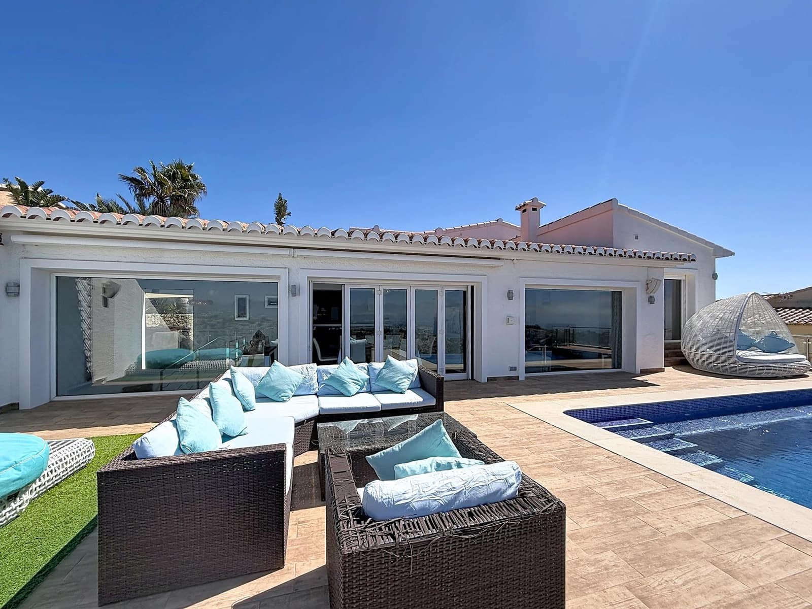 4 bedroom Villa for sale in Benitachell / Benitatxell with garage - € 1,550,000 (Ref: 9788726)