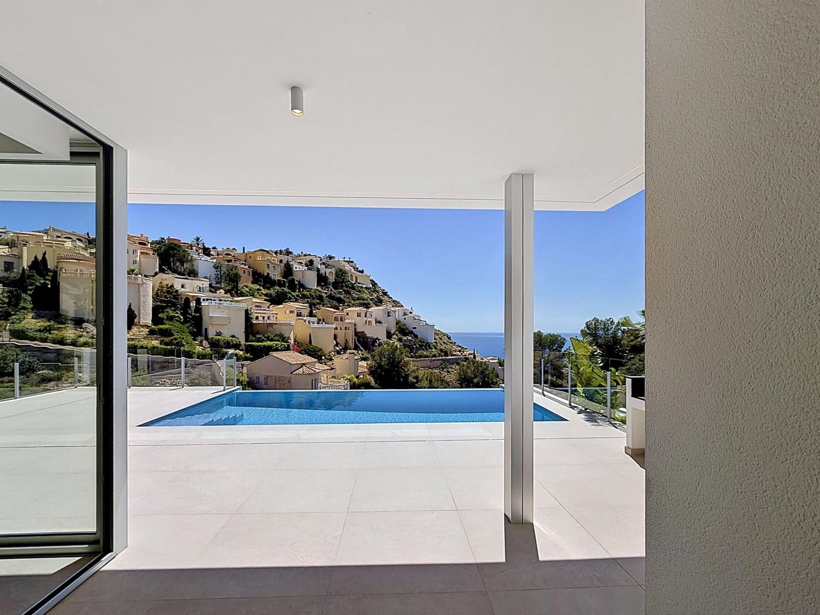 4 quarto Moradia para venda em Benitachell / Benitatxell com piscina garagem - 1 499 000 € (Ref: 9841777)