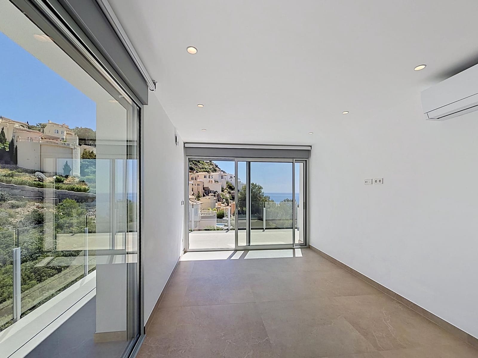 4 quarto Moradia para venda em Benitachell / Benitatxell com piscina garagem - 1 499 000 € (Ref: 9841777)