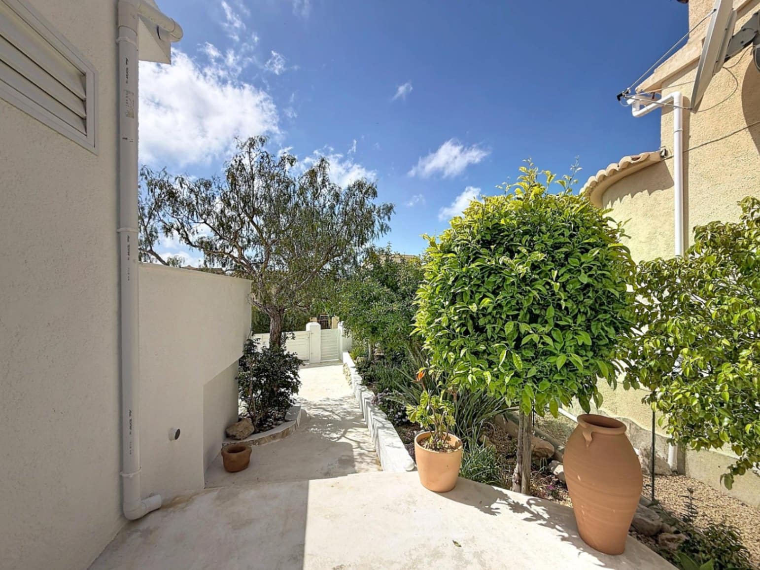 2 Zimmer Villa zu verkaufen in Cumbre del Sol mit Garage - 435.000 € (Ref: 9875268)