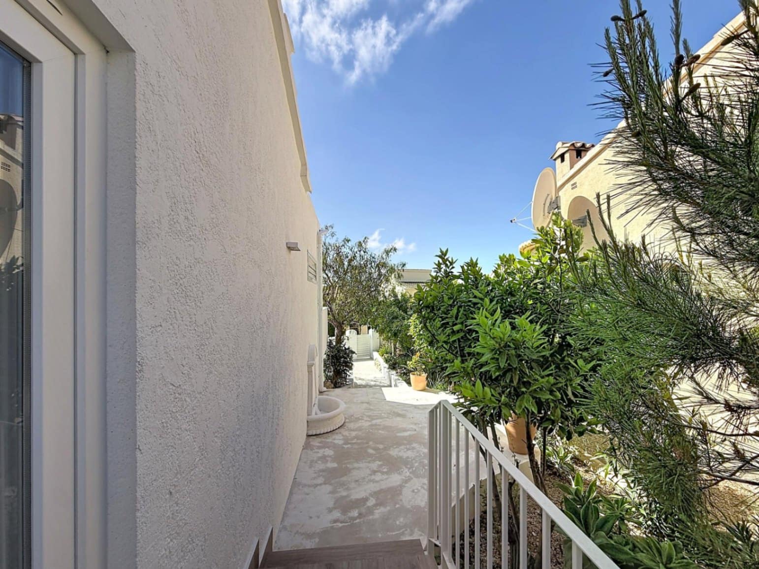 2 Zimmer Villa zu verkaufen in Cumbre del Sol mit Garage - 435.000 € (Ref: 9875268)