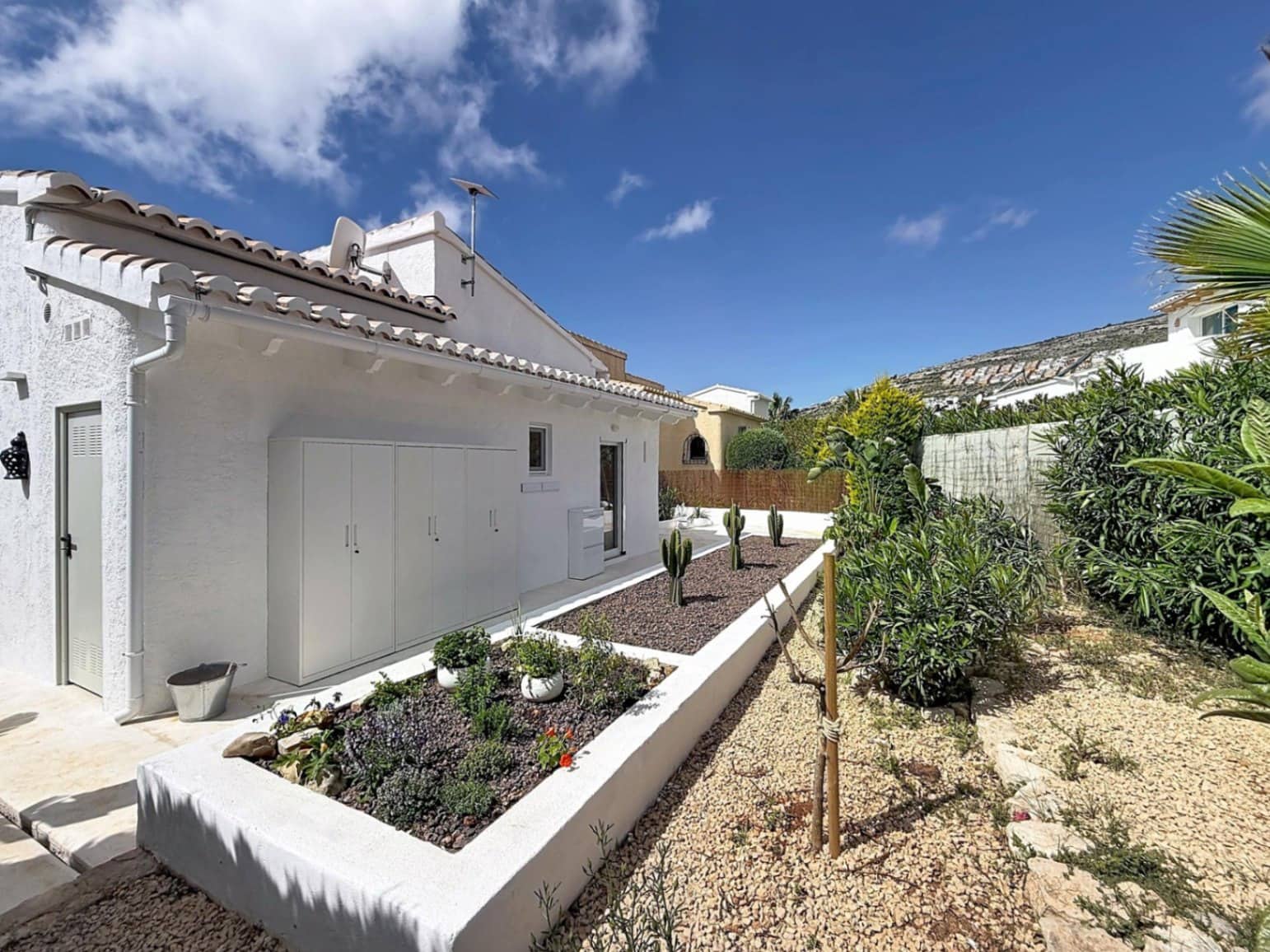 2 Zimmer Villa zu verkaufen in Cumbre del Sol mit Garage - 435.000 € (Ref: 9875268)