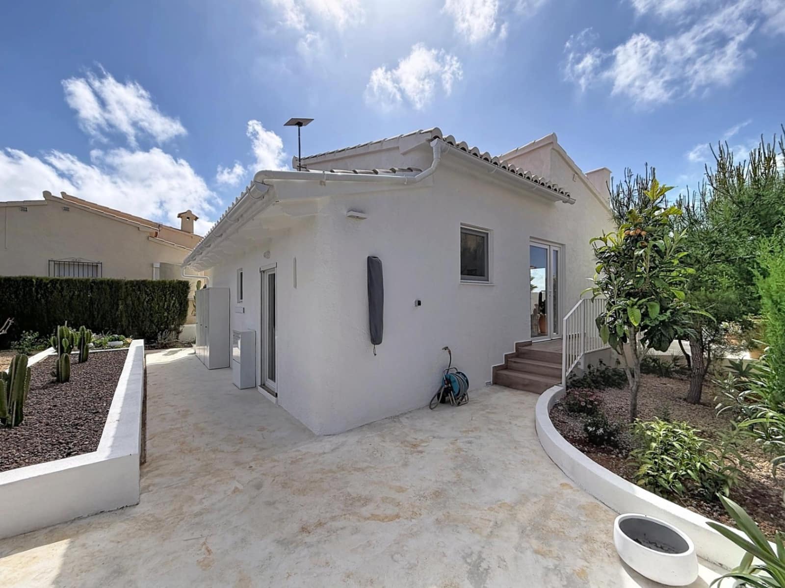 2 Zimmer Villa zu verkaufen in Cumbre del Sol mit Garage - 435.000 € (Ref: 9875268)