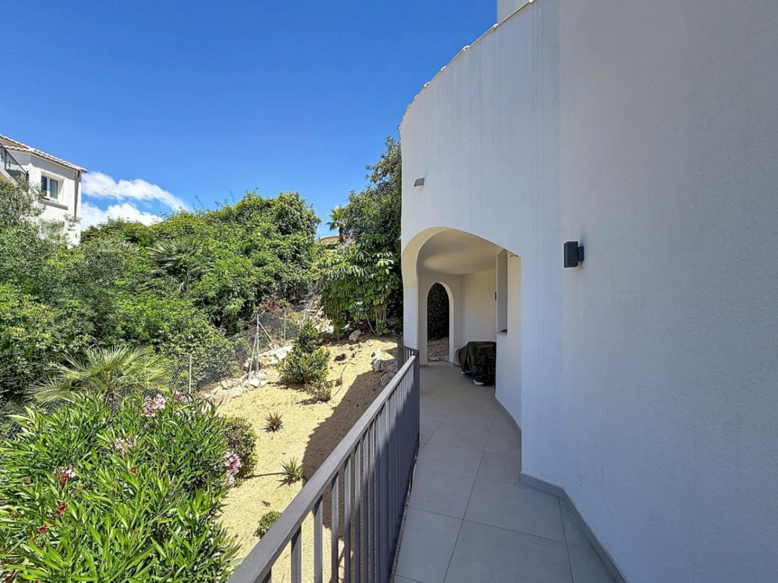 Chalet de 4 habitaciones en Cumbre del Sol en venta con garaje - 785.000 € (Ref: 9916338)