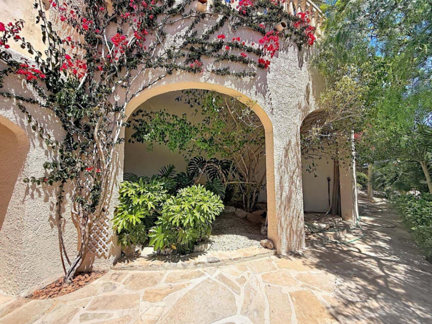 5 soverom Villa til salgs i Cumbre del Sol med svømmebasseng garasje - € 1 850 000 (Ref: 9973857)