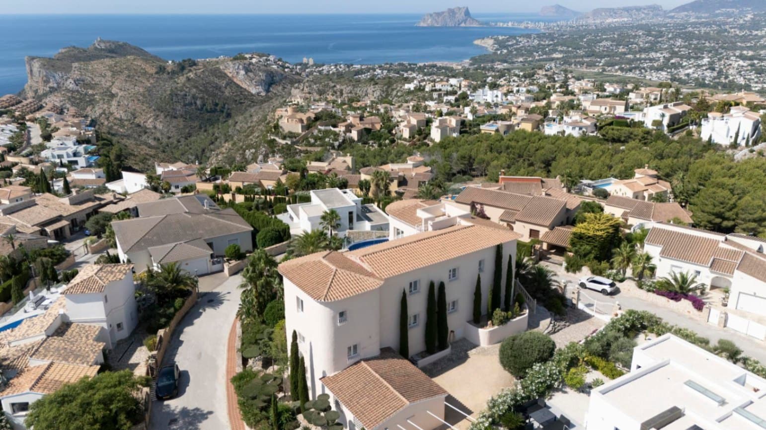 5 soveværelse Villa til salg i Cumbre del Sol med swimmingpool garage - € 1.850.000 (Ref: 9973857)