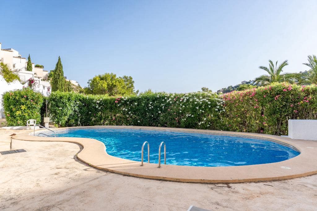 1 chambre Appartement à vendre à Cumbre del Sol avec piscine - 175 000 € (Ref: 9997926)