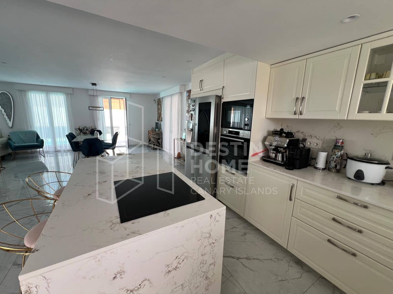 4 sovrum Villa till salu i Corralejo med pool garage - 570 000 € (Ref: 10008377)