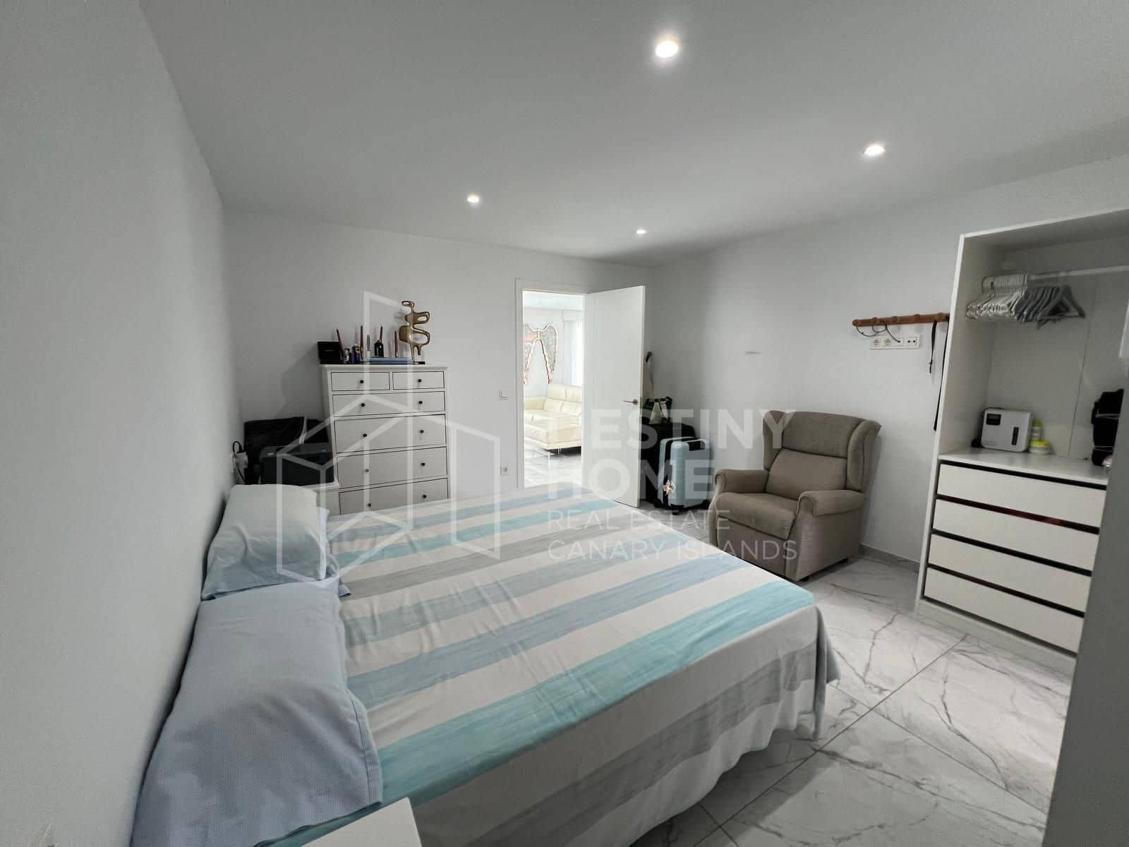 4 sovrum Villa till salu i Corralejo med pool garage - 570 000 € (Ref: 10008377)