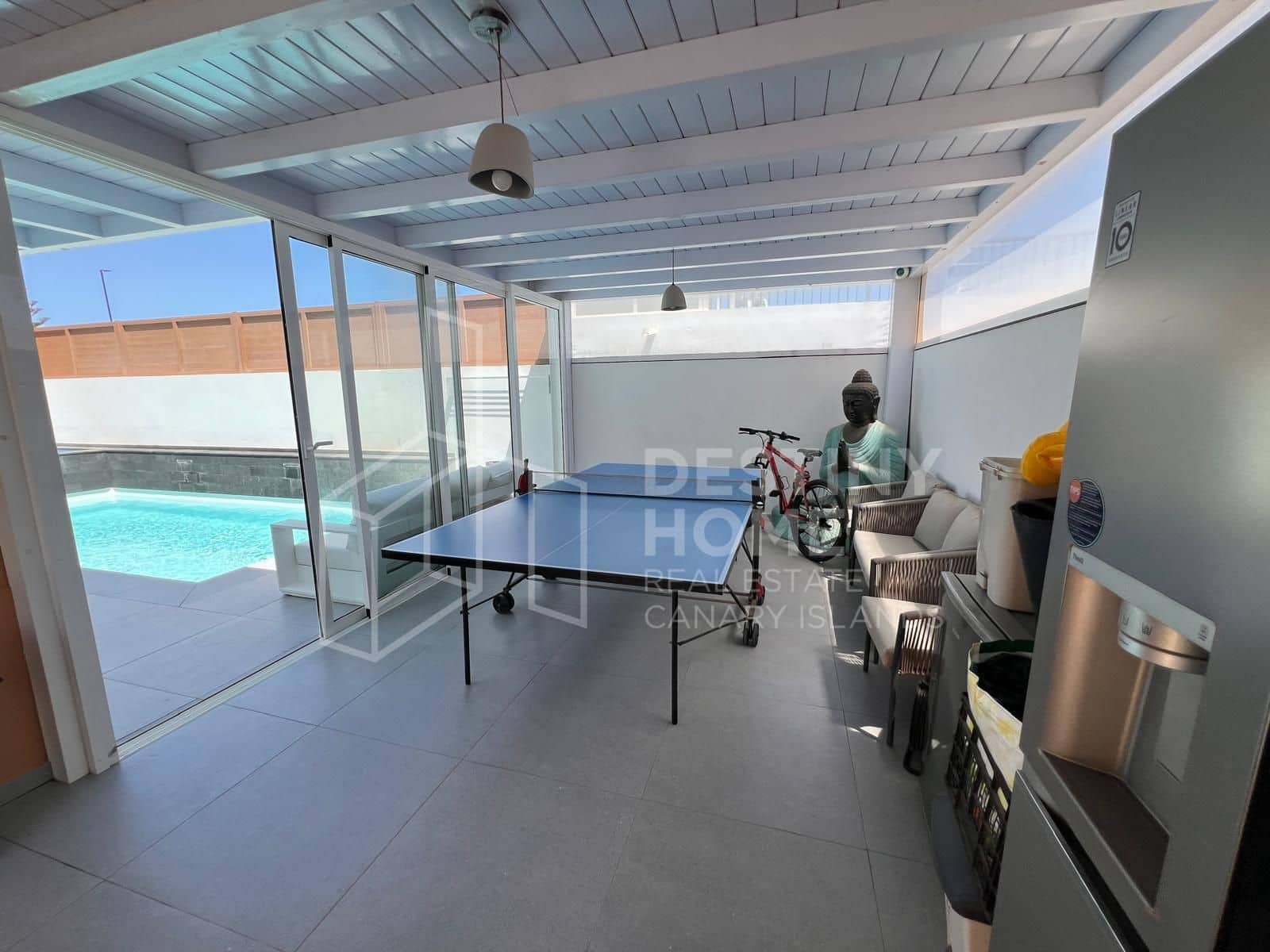 4 sovrum Villa till salu i Corralejo med pool garage - 570 000 € (Ref: 10008377)