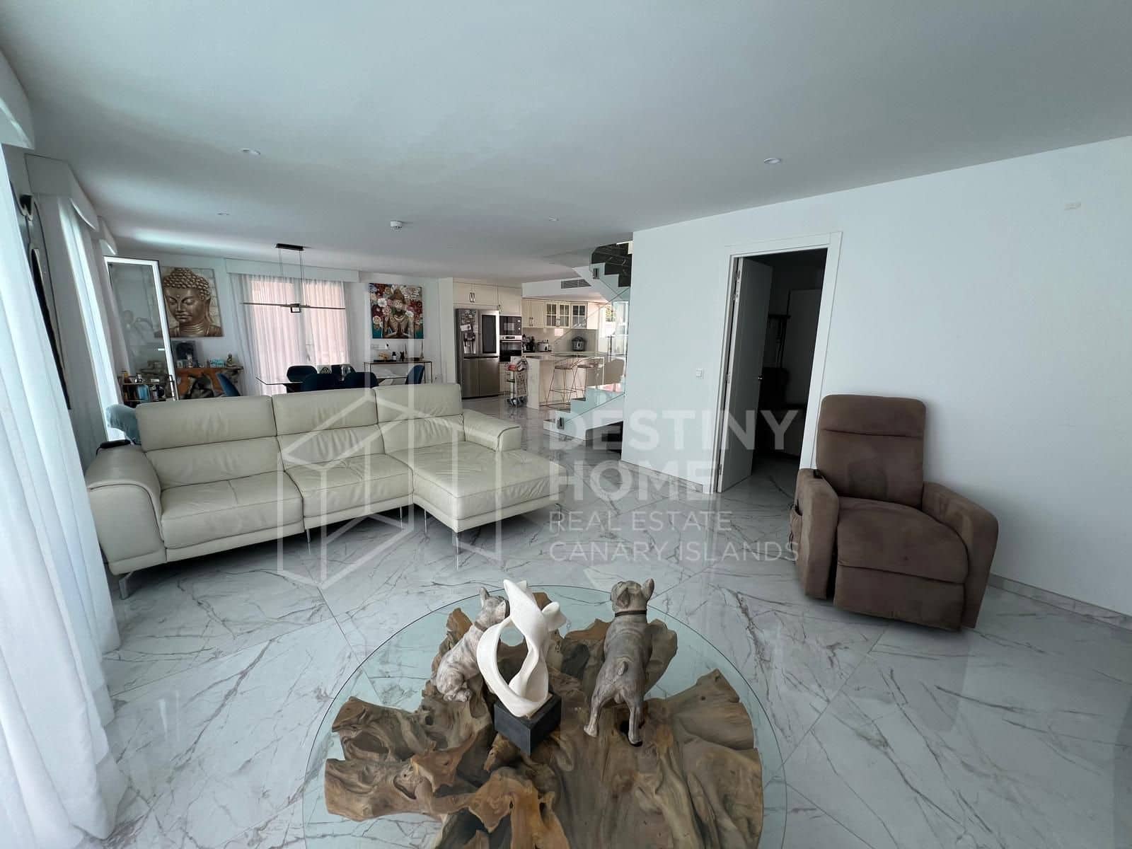 4 sovrum Villa till salu i Corralejo med pool garage - 570 000 € (Ref: 10008377)