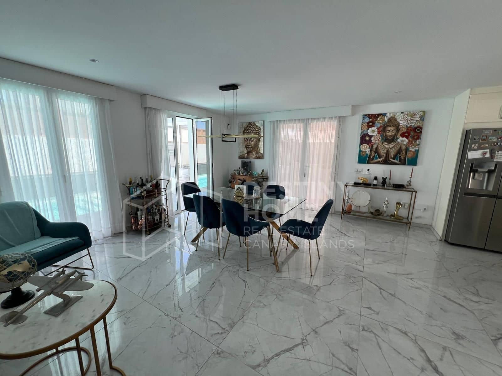 4 sovrum Villa till salu i Corralejo med pool garage - 570 000 € (Ref: 10008377)
