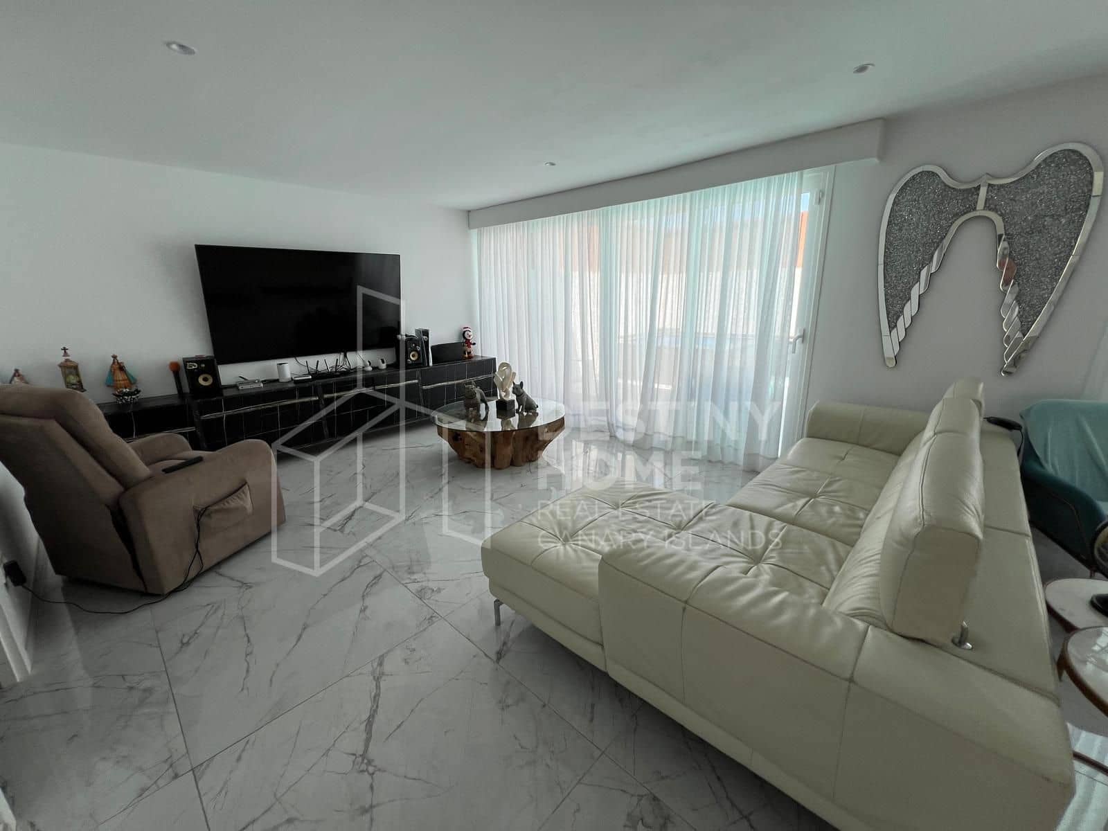 4 sovrum Villa till salu i Corralejo med pool garage - 570 000 € (Ref: 10008377)