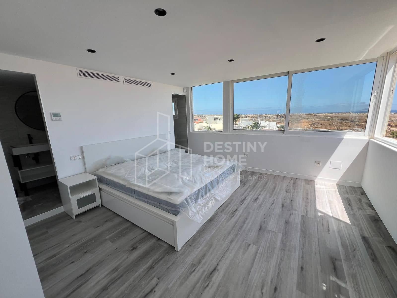 4 sovrum Villa till salu i Corralejo med pool garage - 570 000 € (Ref: 10008377)