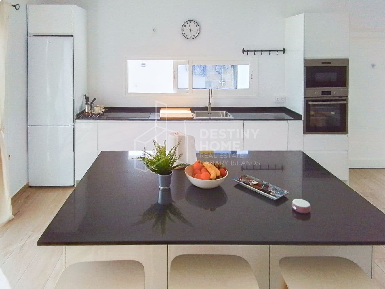 2 bedroom Semi-detached Villa for sale in Gran Tarajal with garage - € 336,000 (Ref: 10011066)