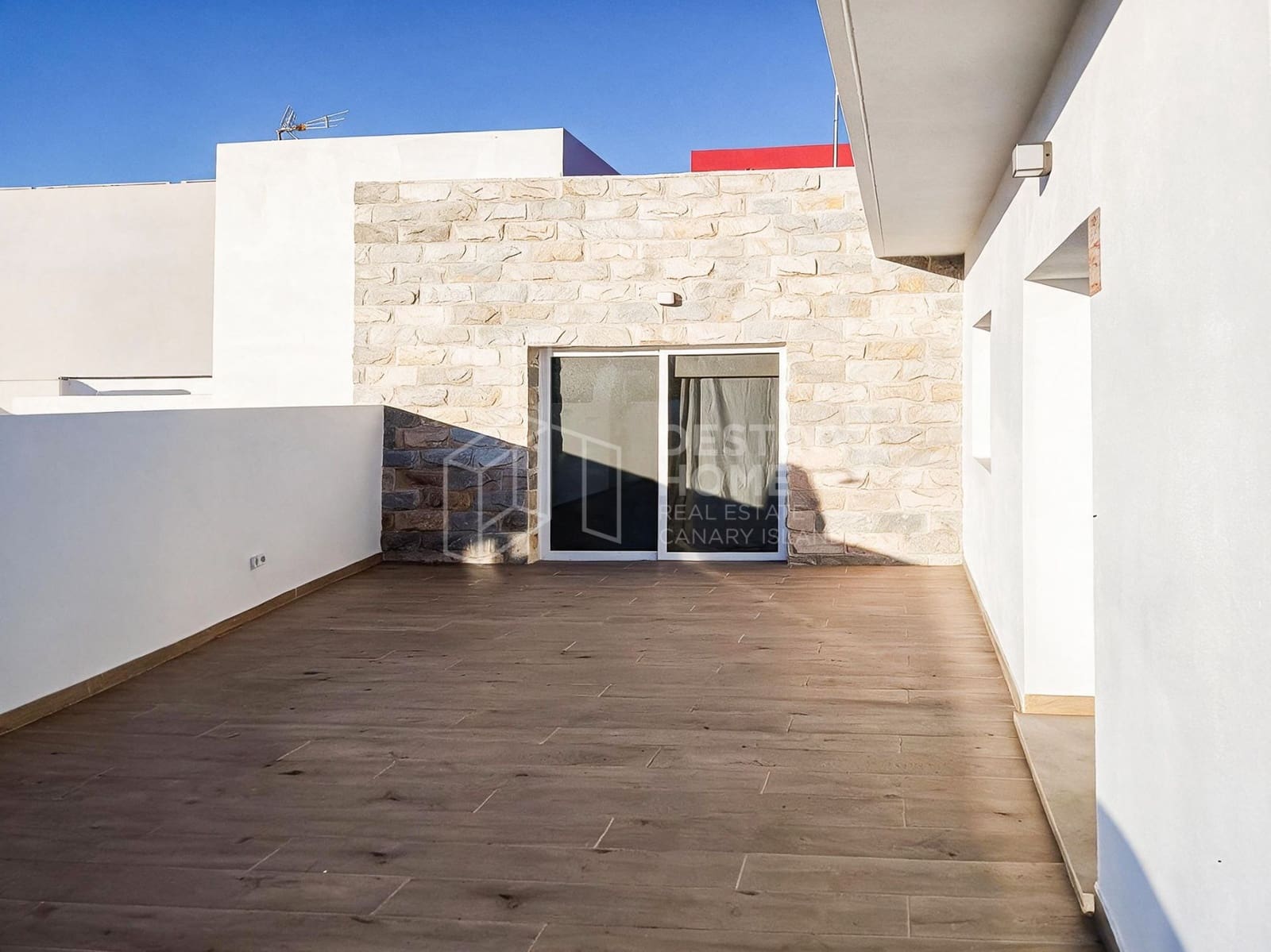2 bedroom Semi-detached Villa for sale in Gran Tarajal with garage - € 336,000 (Ref: 10011066)