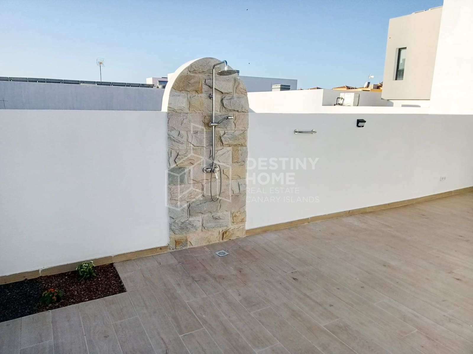 2 bedroom Semi-detached Villa for sale in Gran Tarajal with garage - € 336,000 (Ref: 10011066)