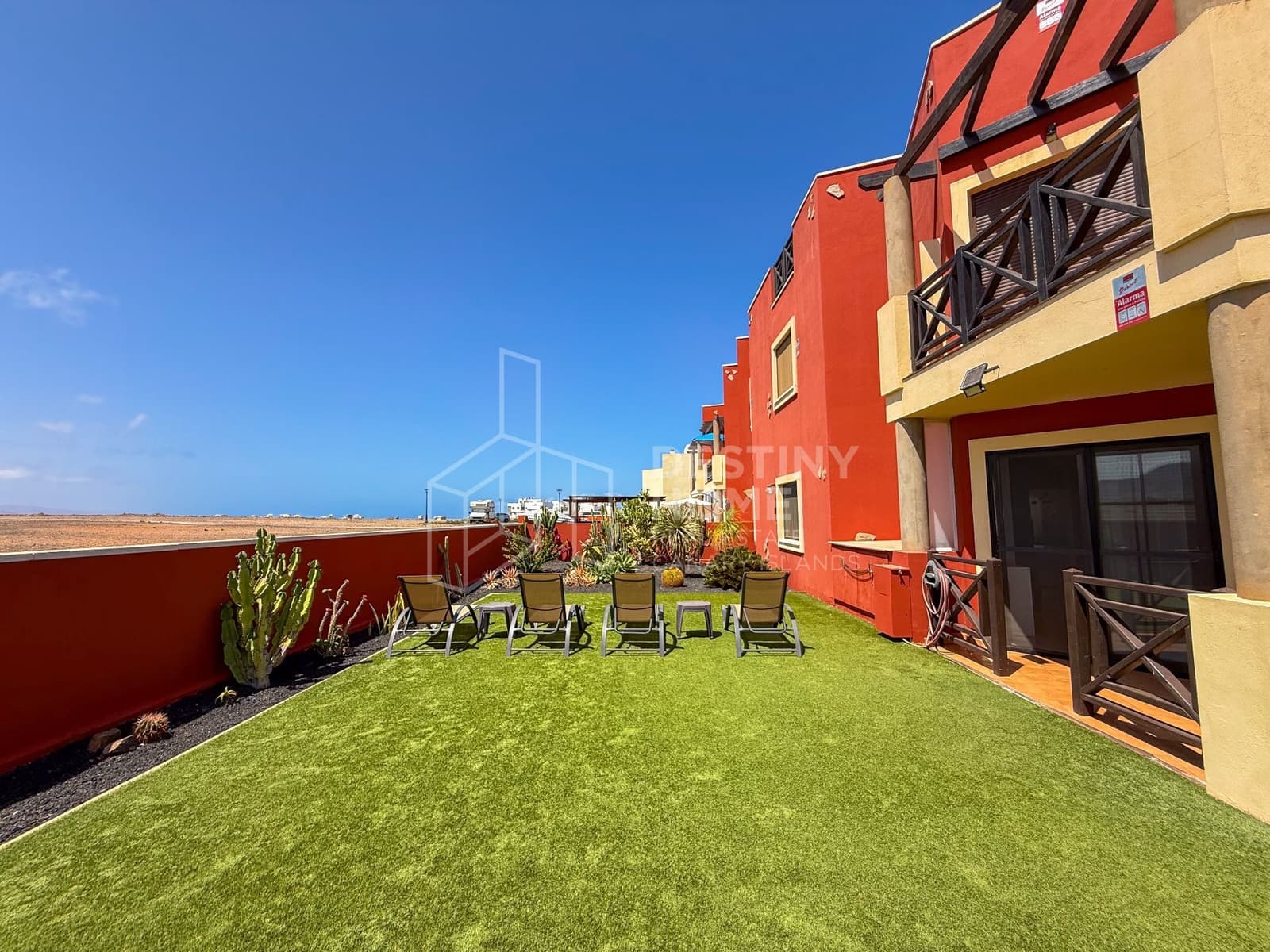 2 slaapkamer Appartement te koop in El Cotillo met garage - € 275.000 (Ref: 10011067)