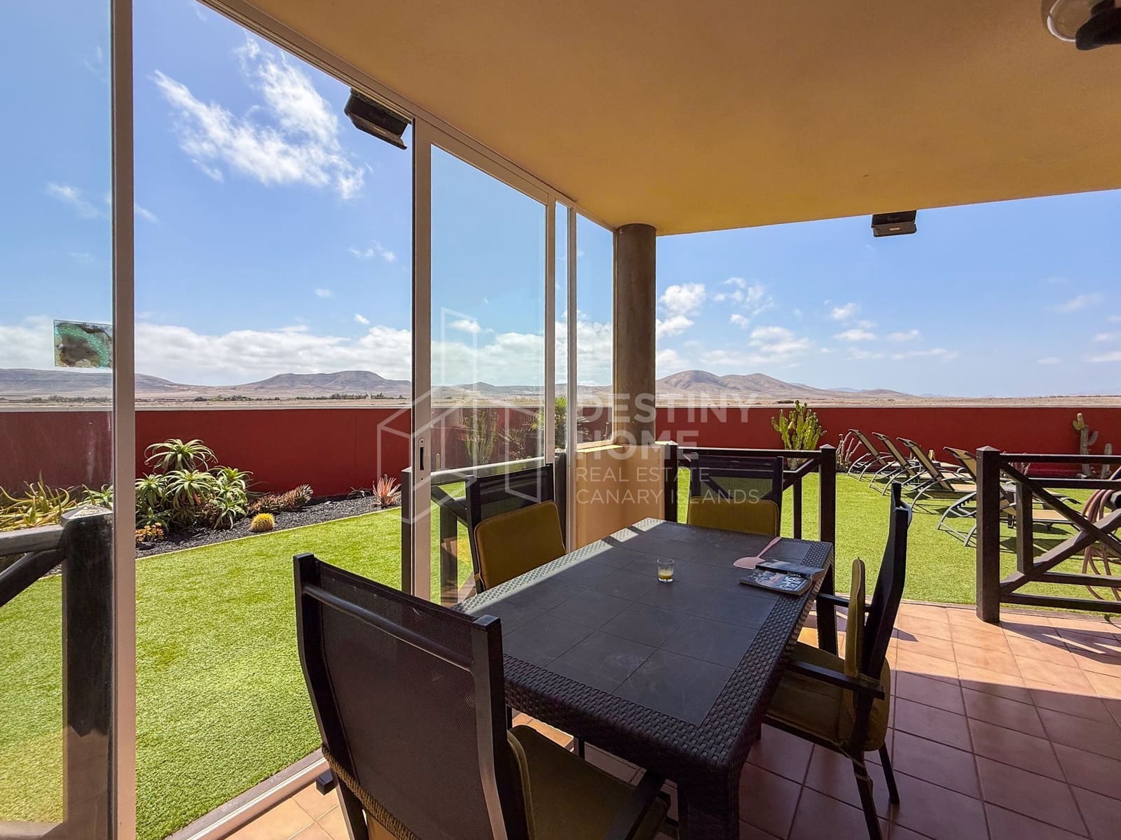 2 slaapkamer Appartement te koop in El Cotillo met garage - € 275.000 (Ref: 10011067)