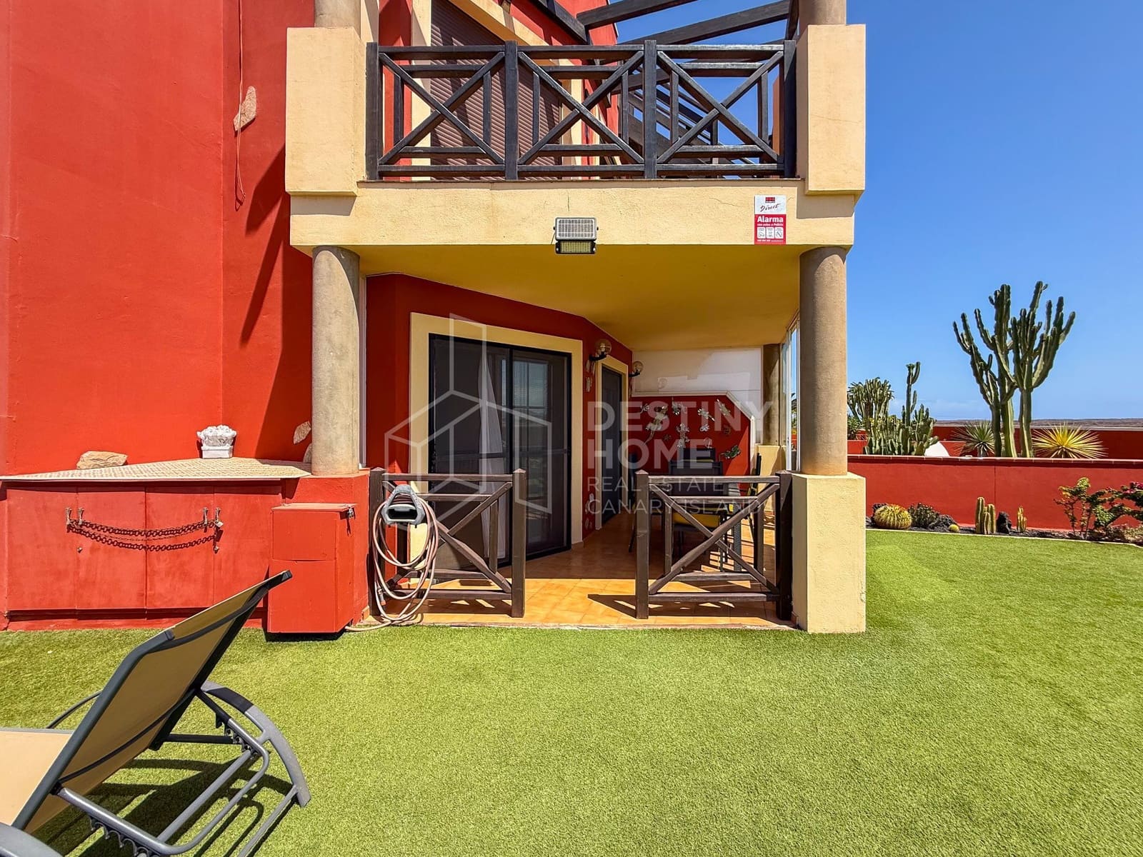 2 slaapkamer Appartement te koop in El Cotillo met garage - € 275.000 (Ref: 10011067)
