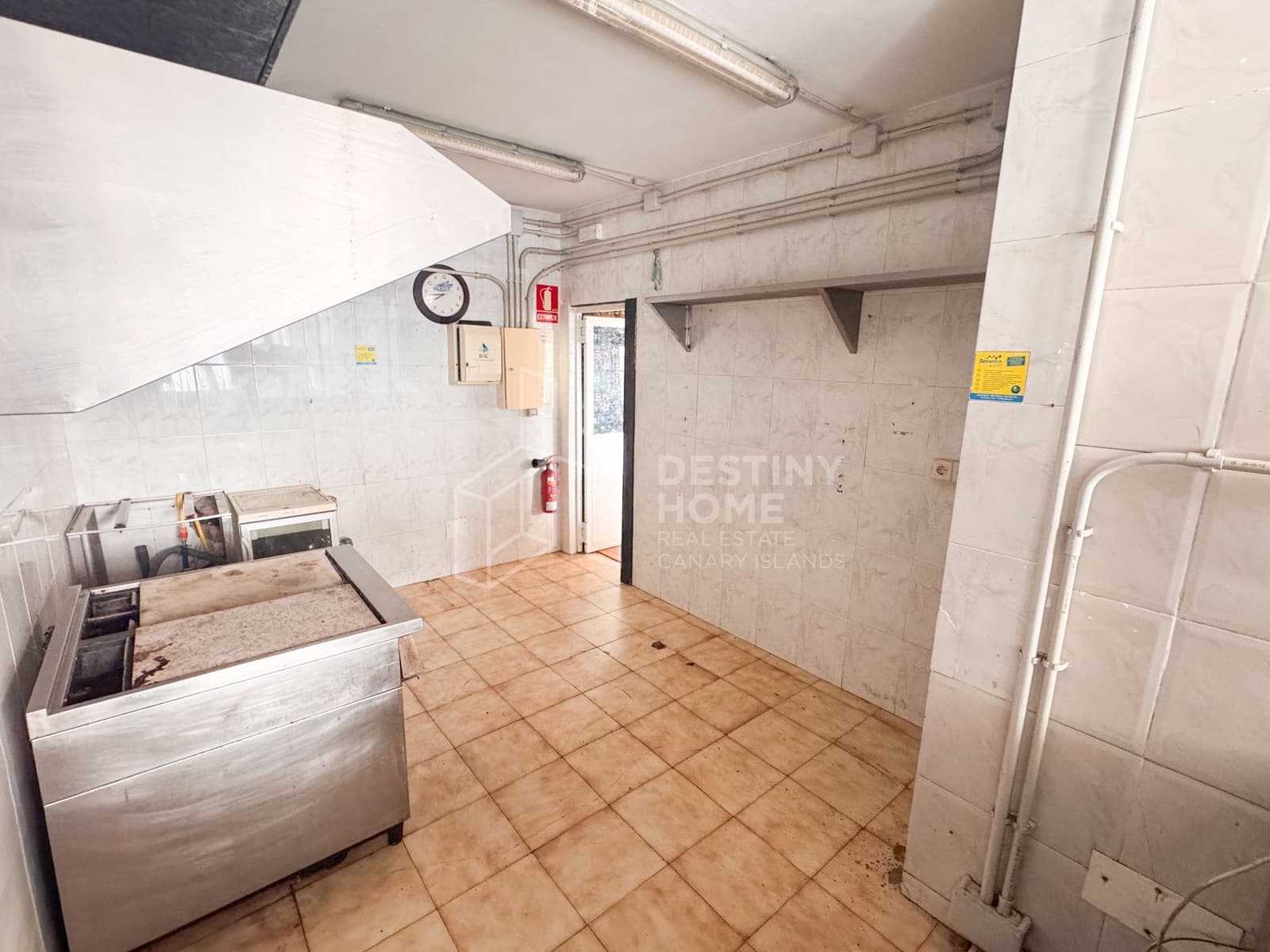 Commercial for sale in Corralejo - € 420,000 (Ref: 10011068)