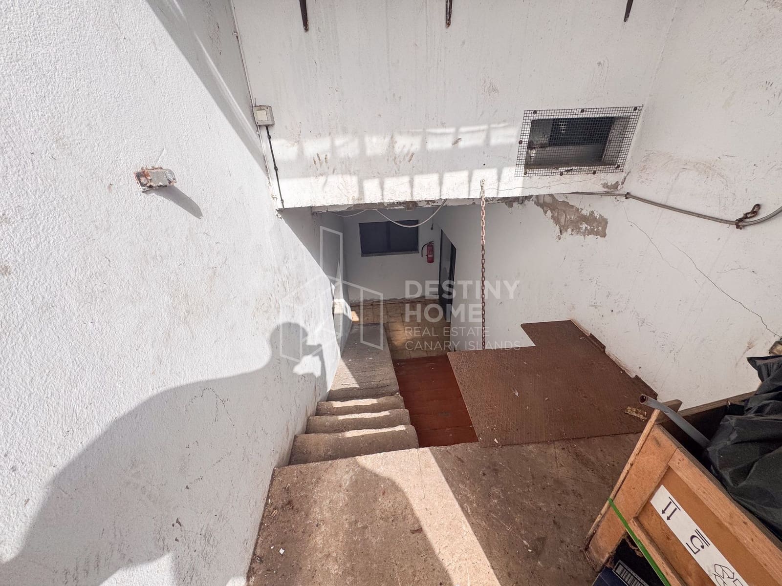 Commercial for sale in Corralejo - € 420,000 (Ref: 10011068)