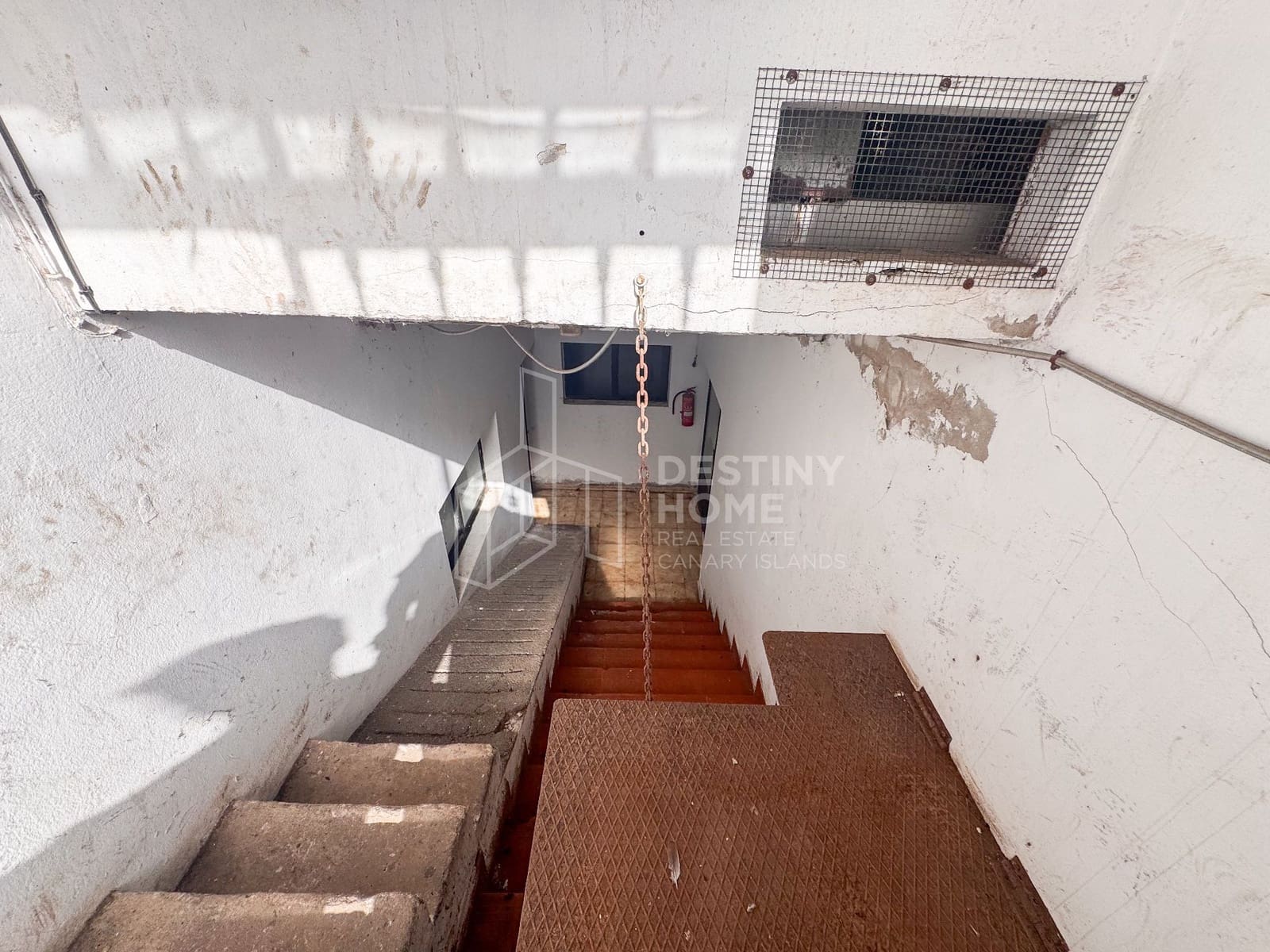 Commercial for sale in Corralejo - € 420,000 (Ref: 10011068)