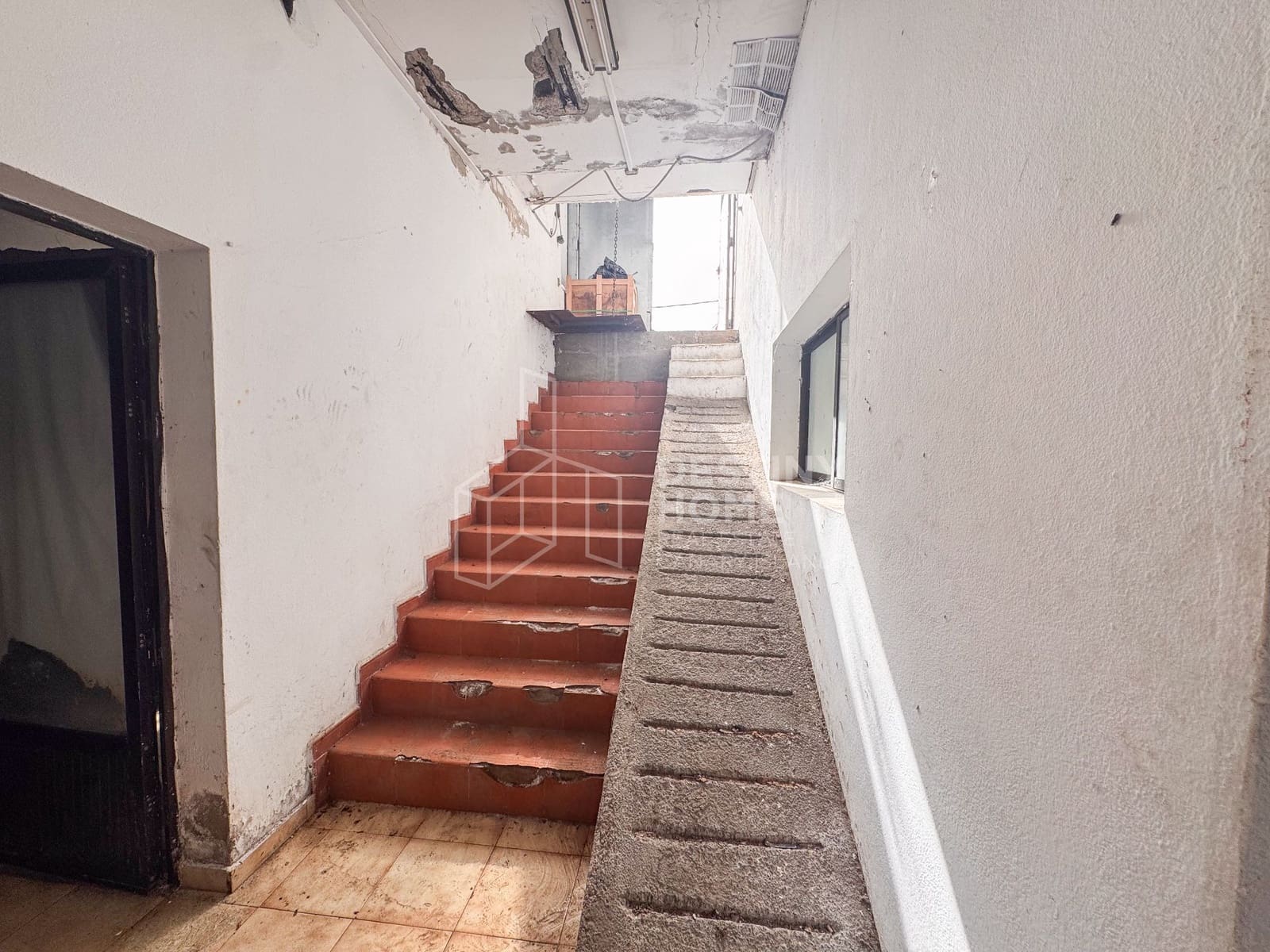 Commercial for sale in Corralejo - € 420,000 (Ref: 10011068)