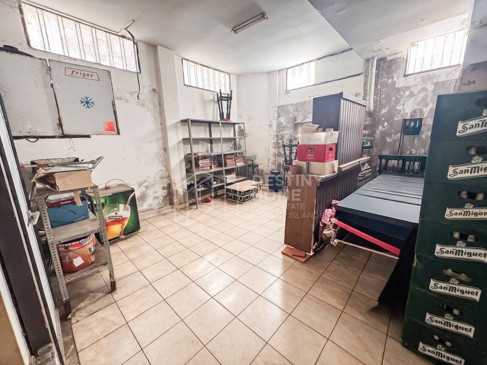 Commercial for sale in Corralejo - € 420,000 (Ref: 10011068)
