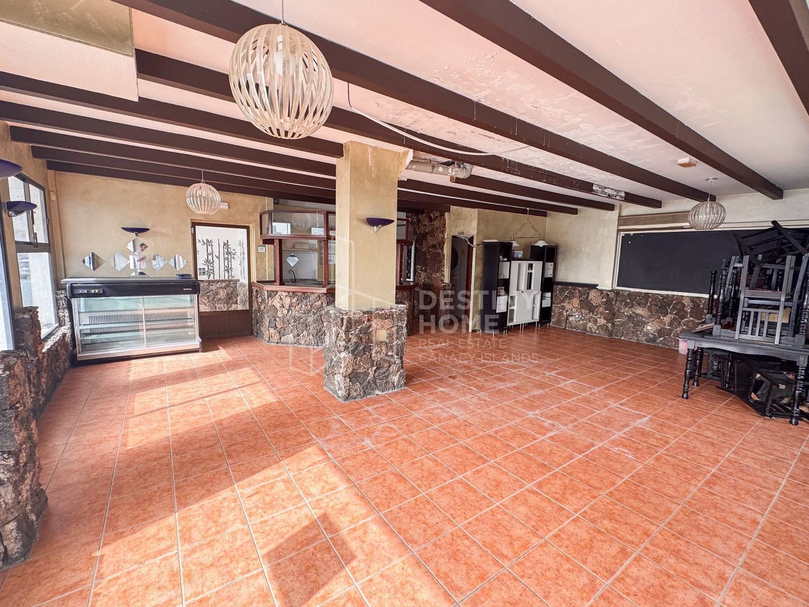 Commercial for sale in Corralejo - € 420,000 (Ref: 10011068)