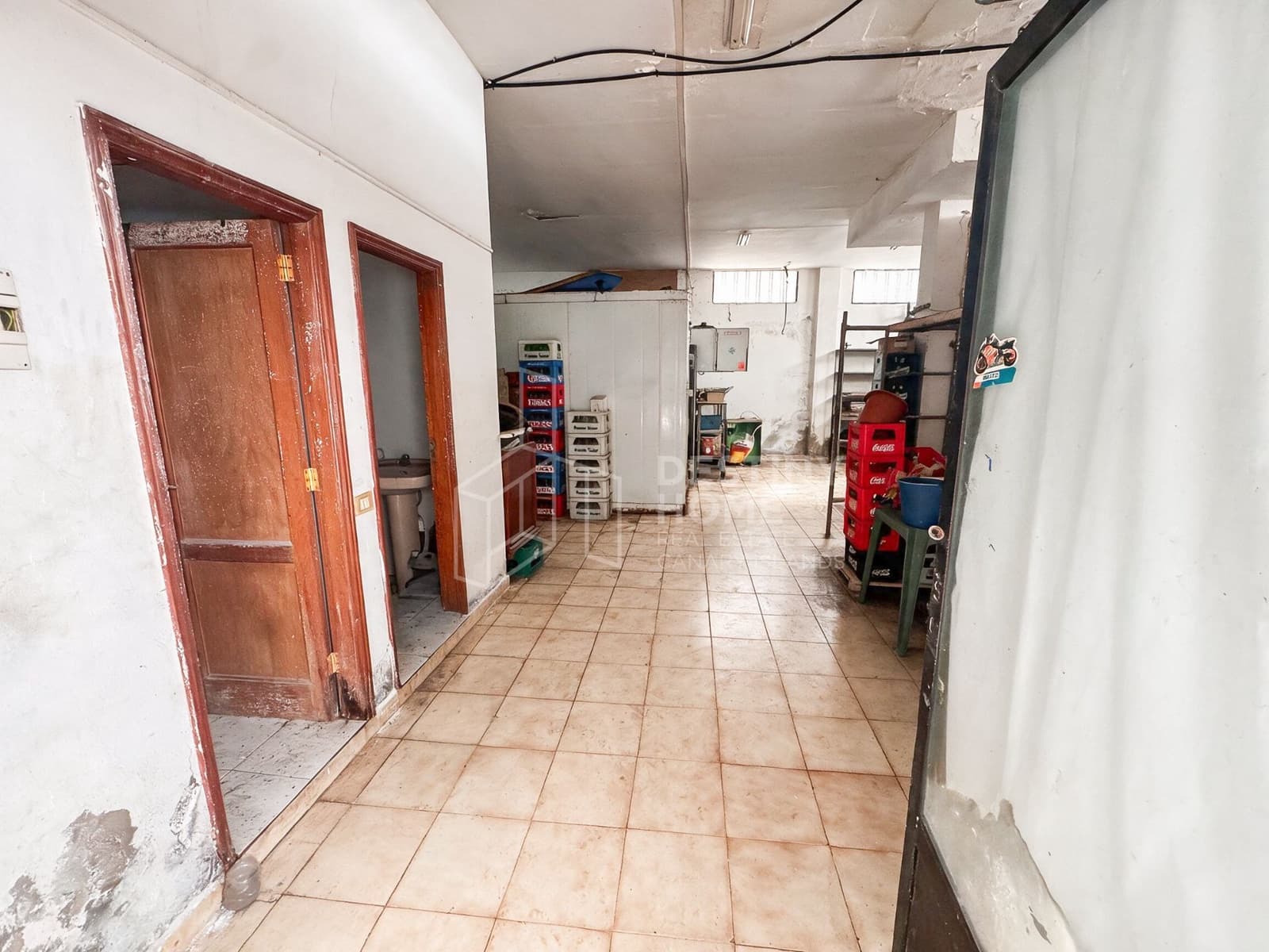 Commercial for sale in Corralejo - € 420,000 (Ref: 10011068)