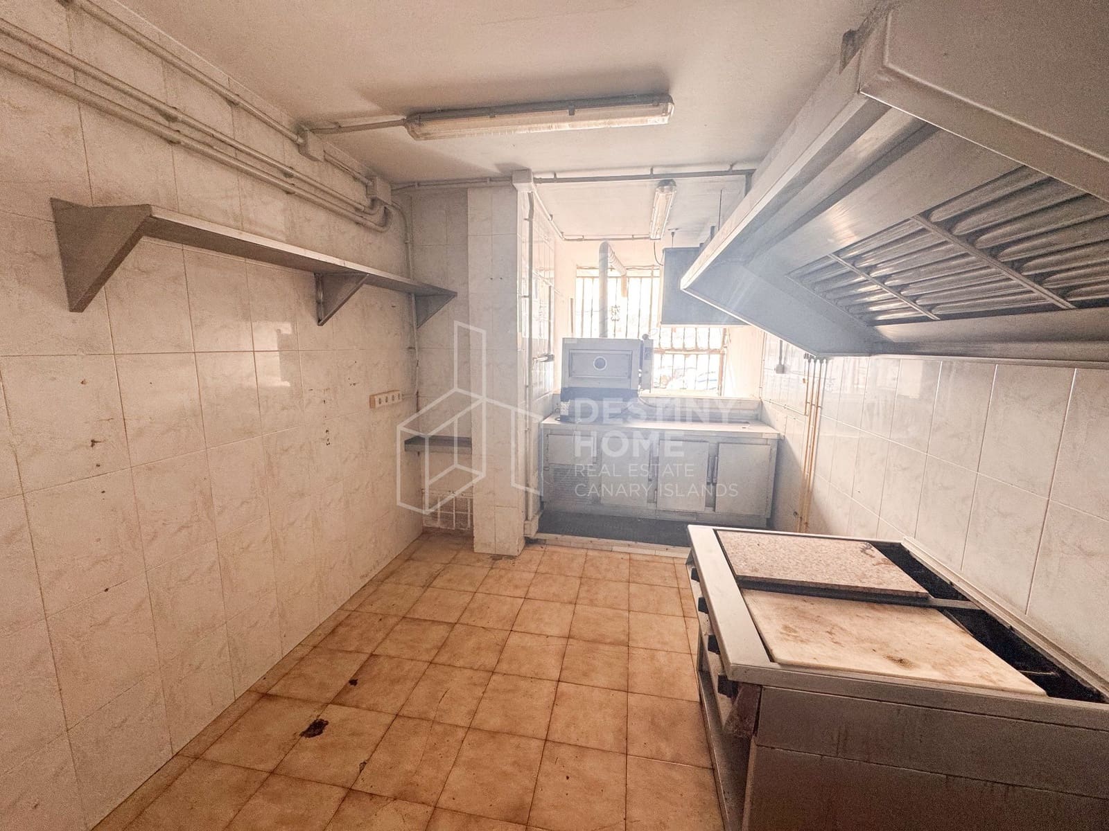 Commercial for sale in Corralejo - € 420,000 (Ref: 10011068)