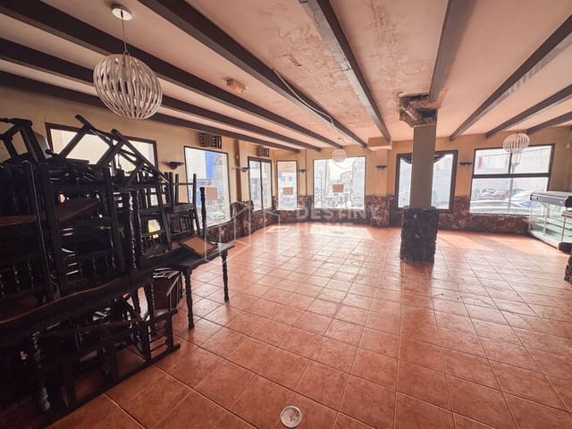 Commercial for sale in Corralejo, La Oliva - € 420,000 (Ref: 10011068)