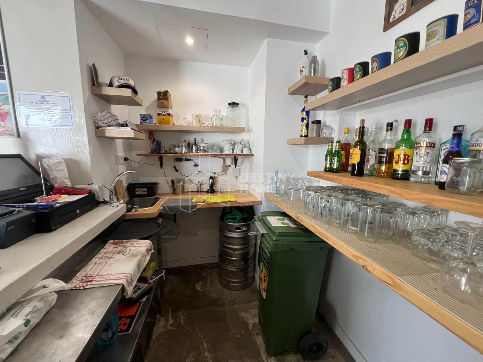 1 bedroom Commercial for sale in Corralejo - € 65,000 (Ref: 10012887)