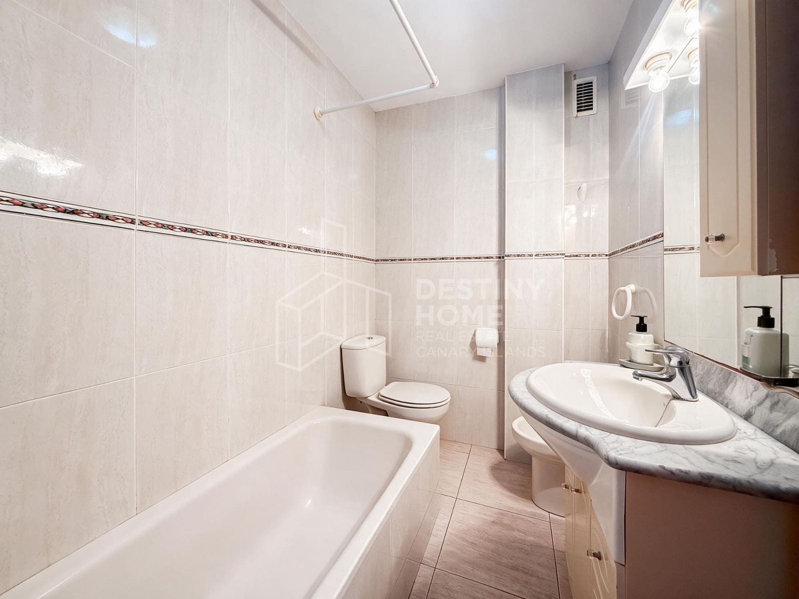 1 bedroom Apartment for sale in Corralejo - € 171,000 (Ref: 10015100)