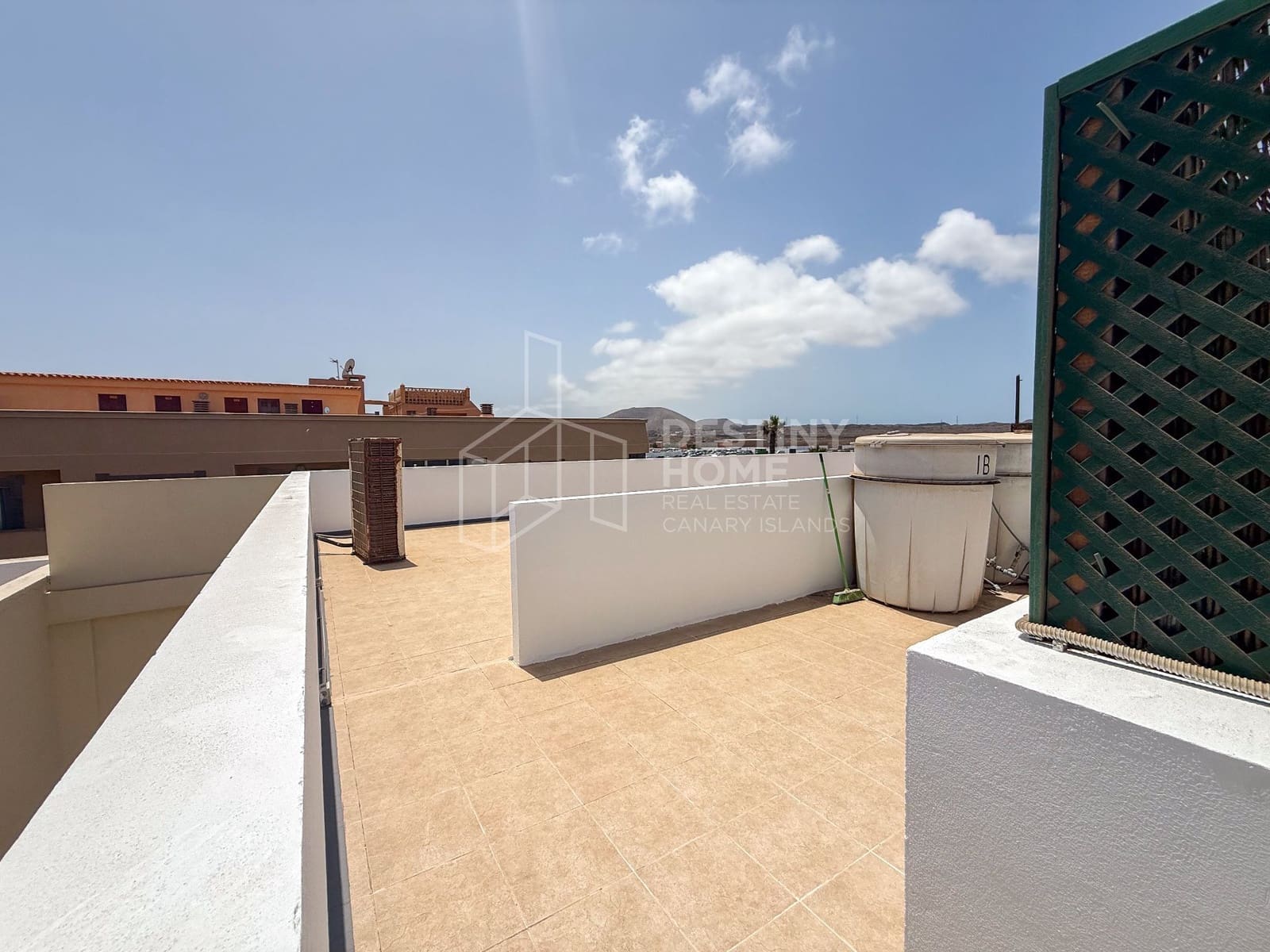 1 bedroom Apartment for sale in Corralejo - € 171,000 (Ref: 10015100)