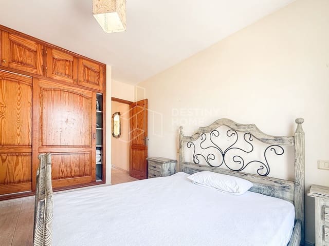 1 bedroom Apartment for sale in Corralejo, La Oliva - € 171,000 (Ref: 10015100)