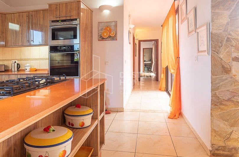 5 sovrum Villa till salu i Villaverde med pool garage - 970 000 € (Ref: 10022056)