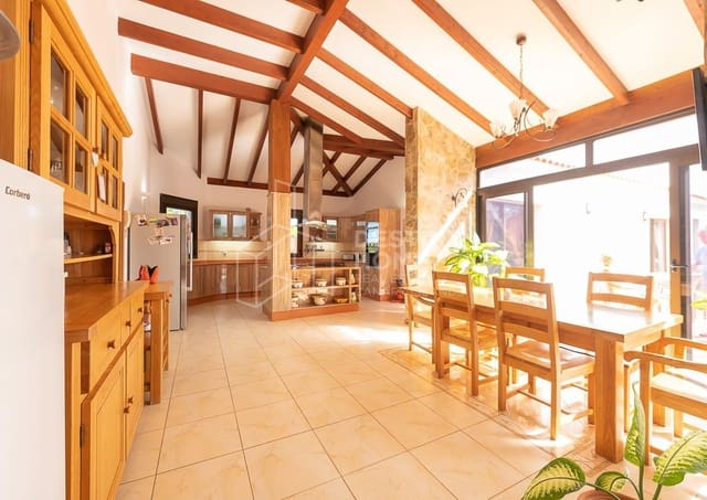 5 sovrum Villa till salu i Villaverde, La Oliva med pool garage - 970 000 € (Ref: 10022056)