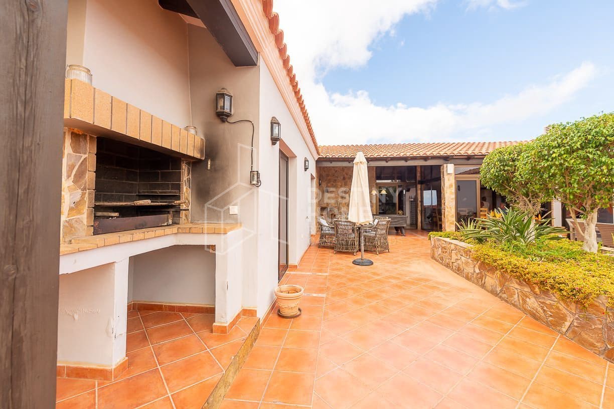5 sovrum Villa till salu i Villaverde med pool garage - 970 000 € (Ref: 10022056)