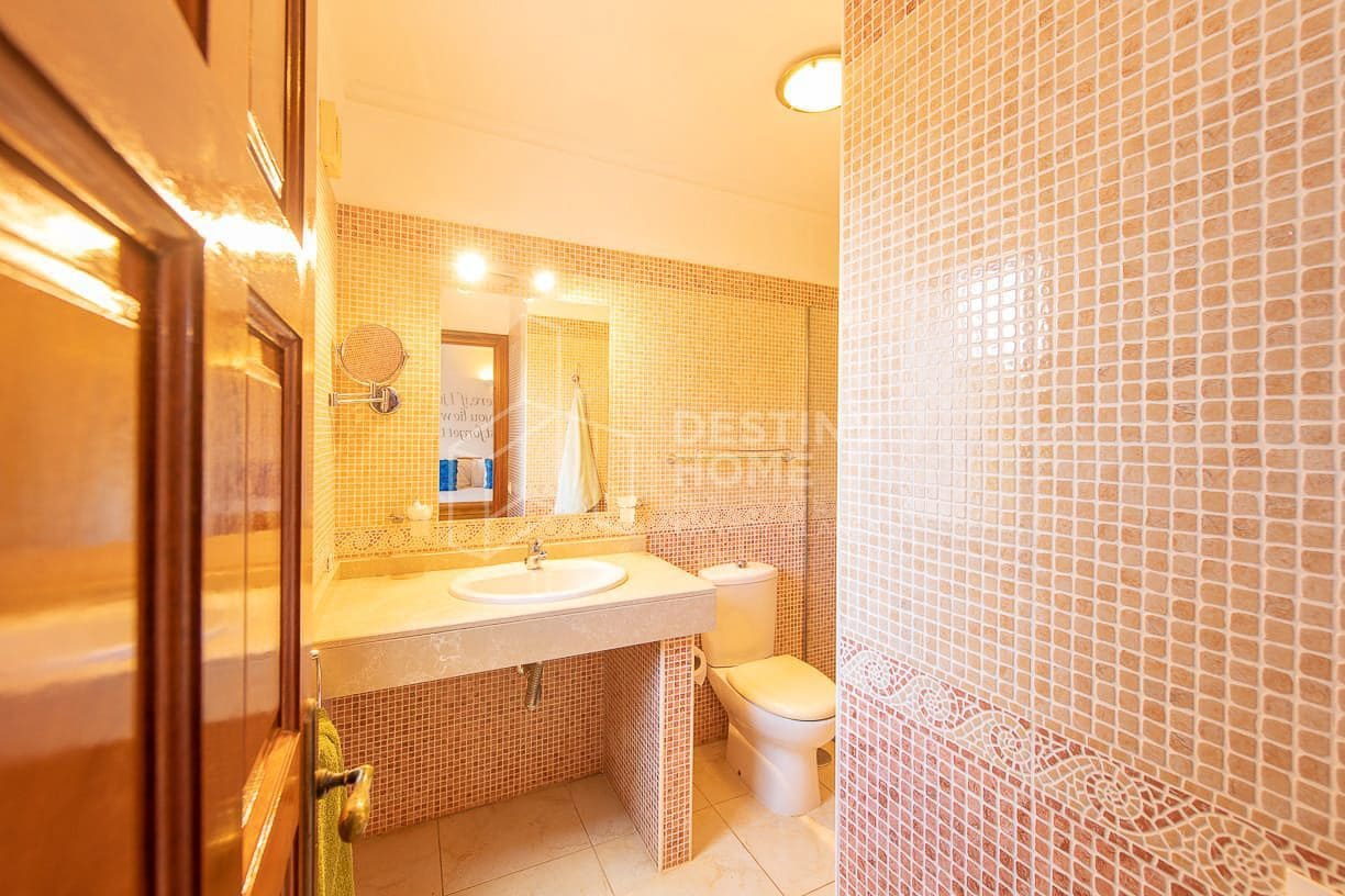 5 sovrum Villa till salu i Villaverde med pool garage - 970 000 € (Ref: 10022056)