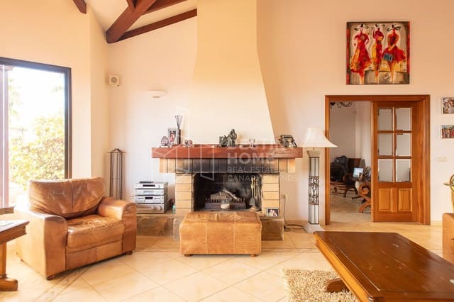 5 sovrum Villa till salu i Villaverde, La Oliva med pool garage - 970 000 € (Ref: 10022056)