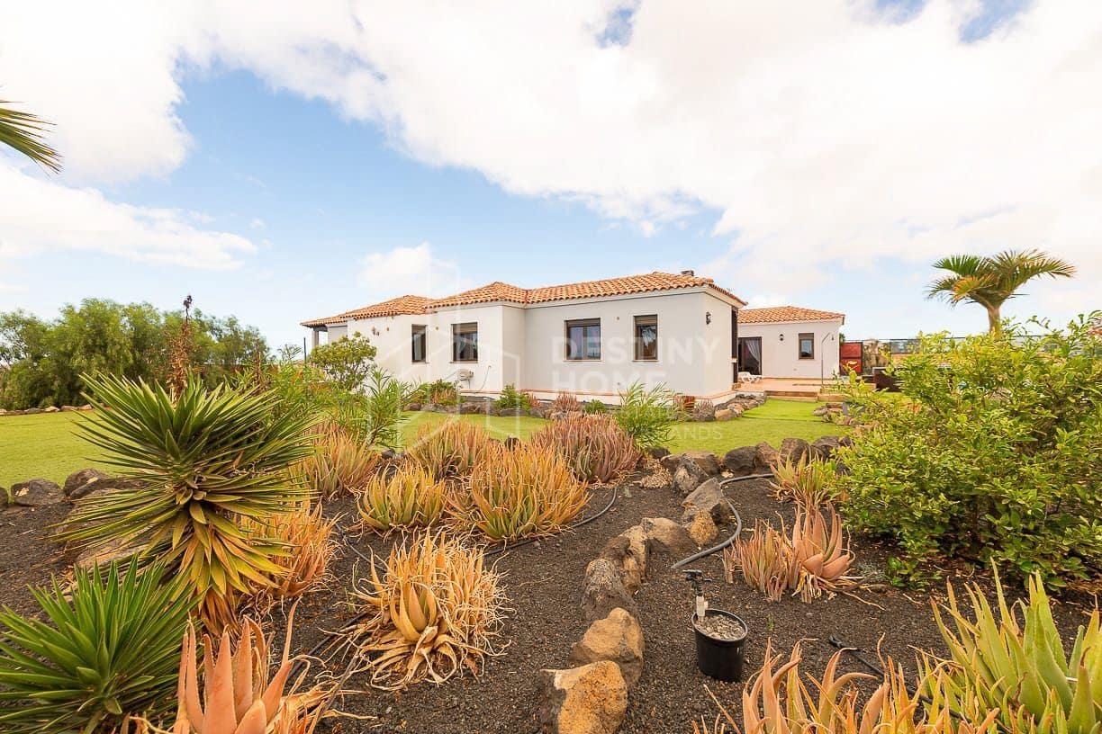 5 sovrum Villa till salu i Villaverde med pool garage - 970 000 € (Ref: 10022056)