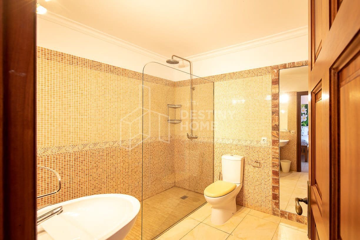 5 sovrum Villa till salu i Villaverde med pool garage - 970 000 € (Ref: 10022056)