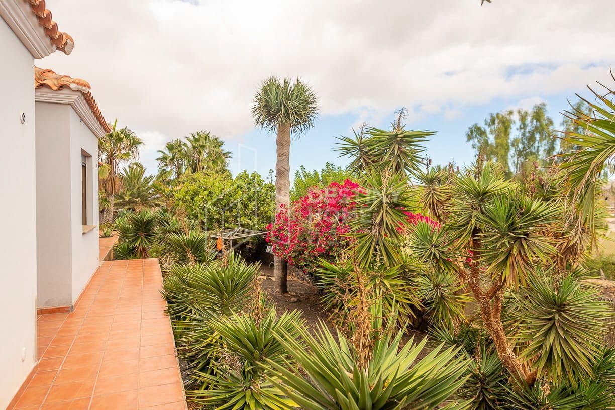 5 sovrum Villa till salu i Villaverde med pool garage - 970 000 € (Ref: 10022056)